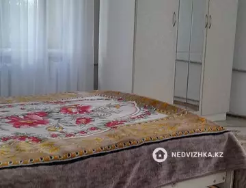 3-комнатная квартира, этаж 3 из 3, 77 м², на длительный срок