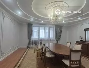 4-комнатная квартира, этаж 3 из 6, 170 м²