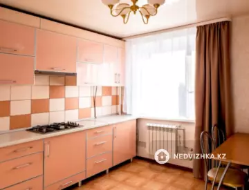 2-комнатная квартира, этаж 3 из 10, 60 м², на длительный срок