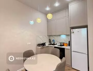 3-комнатная квартира, этаж 10 из 12, 76 м²