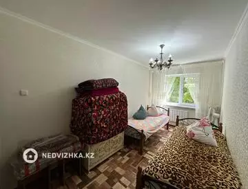 4-комнатная квартира, этаж 3 из 5, 80 м²