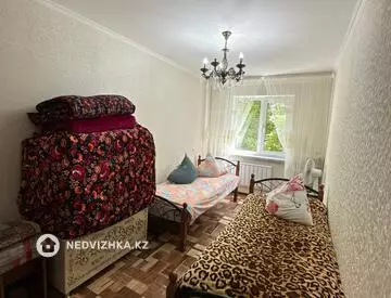 4-комнатная квартира, этаж 3 из 5, 80 м²