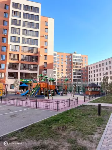 3-комнатная квартира, этаж 3 из 10, 81 м²