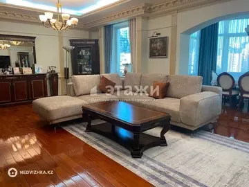 5-комнатная квартира, этаж 8 из 19, 168 м²