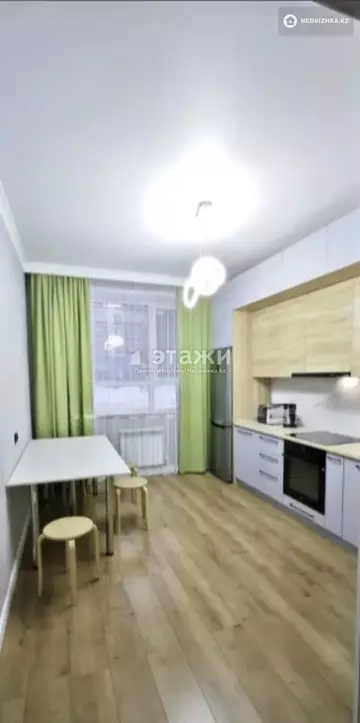 2-комнатная квартира, этаж 1 из 10, 66 м²