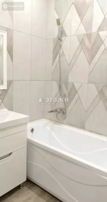3-комнатная квартира, этаж 8 из 23, 77 м²