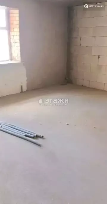 3-комнатная квартира, этаж 4 из 6, 93 м²