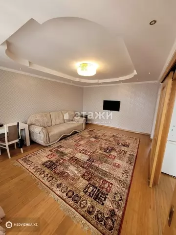 3-комнатная квартира, этаж 8 из 10, 100 м²