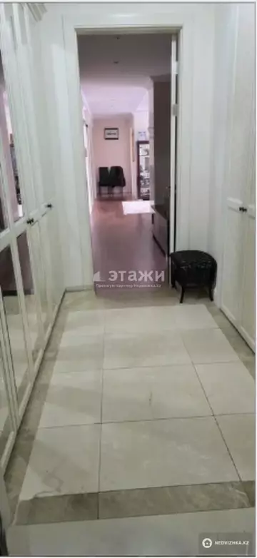 4-комнатная квартира, этаж 12 из 33, 167 м²