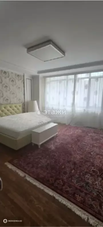 4-комнатная квартира, этаж 12 из 33, 167 м²