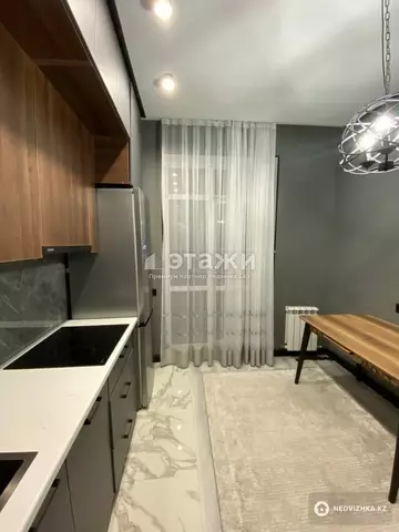 1-комнатная квартира, этаж 4 из 9, 38 м²