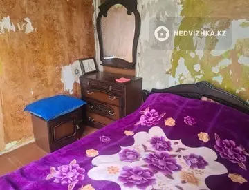 4-комнатная квартира, этаж 1 из 5, 59 м²