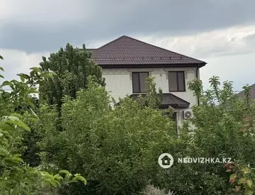 7-комнатный дом, 10 соток, 200 м²