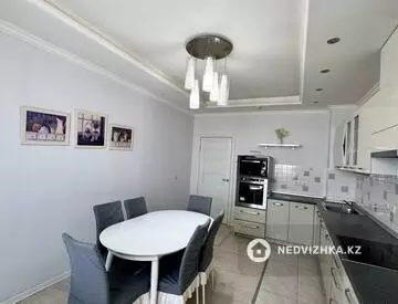 3-комнатная квартира, этаж 14 из 25, 103 м²