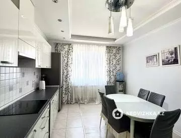 3-комнатная квартира, этаж 14 из 25, 103 м²