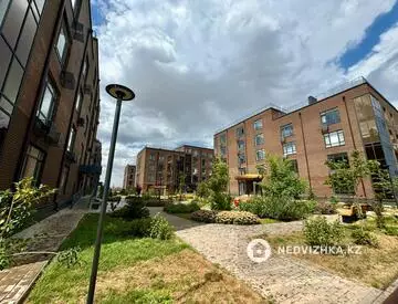 3-комнатная квартира, этаж 3 из 5, 102 м²
