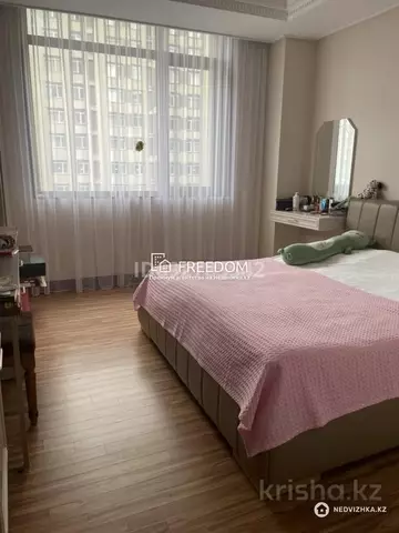 4-комнатная квартира, этаж 19 из 26, 138 м²
