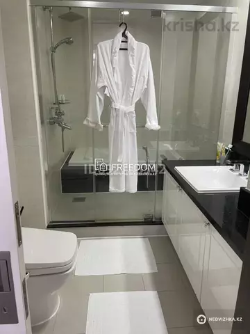 4-комнатная квартира, этаж 19 из 26, 138 м²