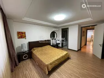 4-комнатная квартира, этаж 19 из 26, 141 м²