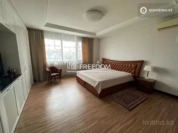 4-комнатная квартира, этаж 7 из 18, 137 м²