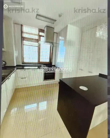4-комнатная квартира, этаж 21 из 24, 148 м²