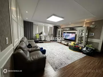 4-комнатная квартира, этаж 17 из 26, 136 м²