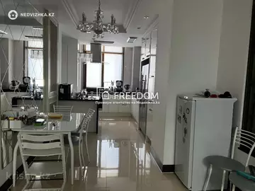 4-комнатная квартира, этаж 17 из 26, 136 м²