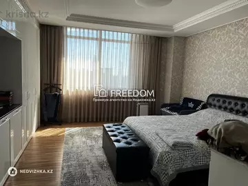4-комнатная квартира, этаж 17 из 26, 136 м²