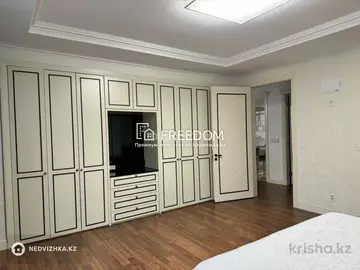 5-комнатная квартира, этаж 14 из 33, 188 м²