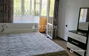 3-комнатная квартира, этаж 4 из 5, 54 м²