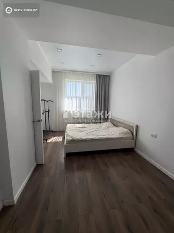 2-комнатная квартира, этаж 8 из 12, 59 м², на длительный срок
