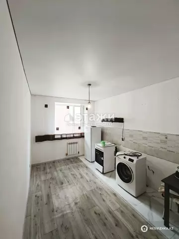 1-комнатная квартира, этаж 2 из 9, 39 м²