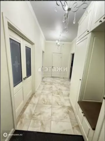 3-комнатная квартира, этаж 2 из 10, 93 м²