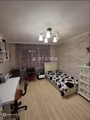 3-комнатная квартира, этаж 3 из 5, 61 м²