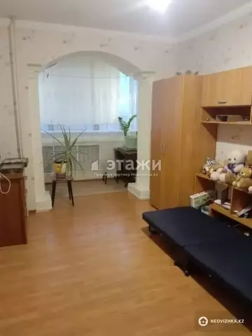 3-комнатная квартира, этаж 8 из 12, 80 м²