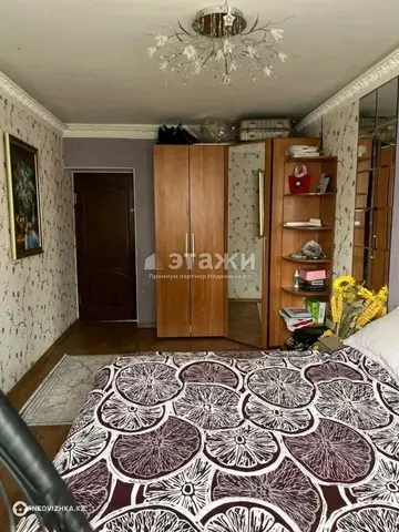 2-комнатная квартира, этаж 3 из 5, 48 м²