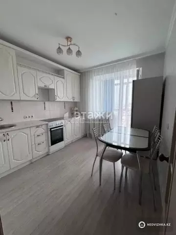 1-комнатная квартира, этаж 10 из 10, 40 м²