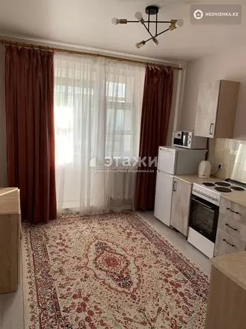 1-комнатная квартира, этаж 2 из 10, 37 м²