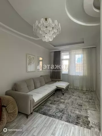 3-комнатная квартира, этаж 1 из 7, 82 м²