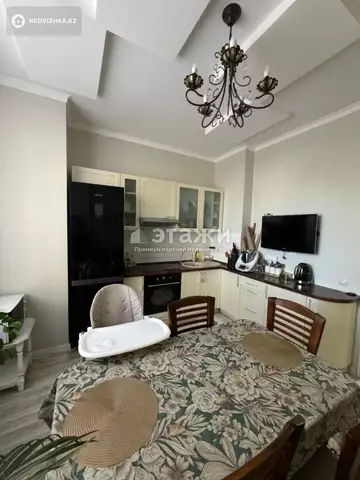 3-комнатная квартира, этаж 1 из 7, 82 м²