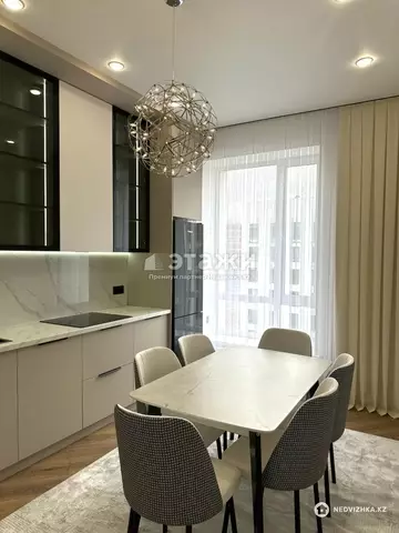 2-комнатная квартира, этаж 8 из 12, 61 м²