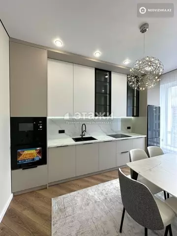 2-комнатная квартира, этаж 8 из 12, 61 м²