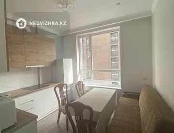 1-комнатная квартира, этаж 4 из 10, 40 м²