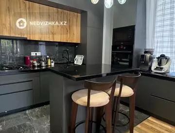 3-комнатная квартира, этаж 3 из 3, 77 м²
