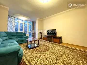 3-комнатная квартира, этаж 2 из 12, 130 м²