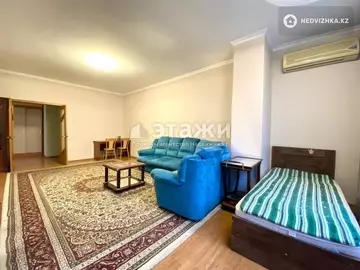 3-комнатная квартира, этаж 2 из 12, 130 м²