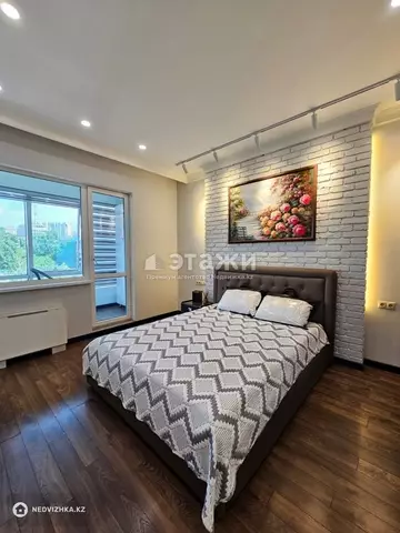 3-комнатная квартира, этаж 3 из 30, 90 м², на длительный срок