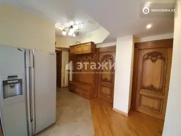 3-комнатная квартира, этаж 2 из 5, 70 м², на длительный срок