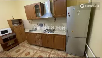 2-комнатная квартира, этаж 12 из 12, 80 м², на длительный срок