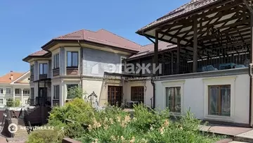 6-комнатный дом, 17 соток, 600 м², на длительный срок